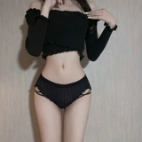 Интересная женщина с нижним белье