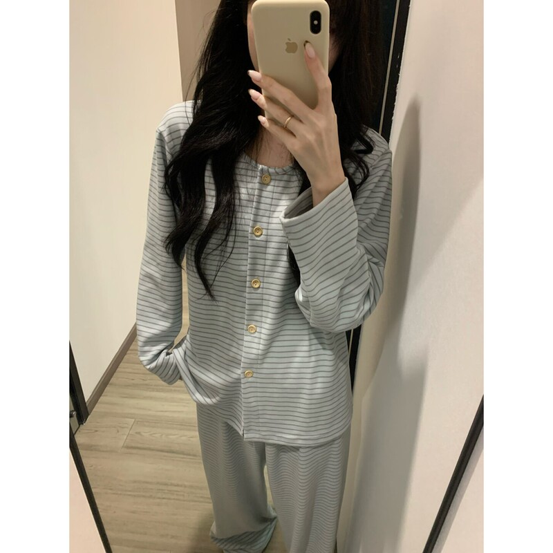 Luna Na Autumn and Winter Thin Velvet Korean Style Girls' Striped Pajamas, Lazy and Loose, Warm German Velvet, Can Be Worn Outside as Loungewear Luna Na Autumn and Winter Thin Velvet Korean Style Girls' Striped Pajamas, Lazy and Loose, Warm German Velvet, Can Be Worn Outside as Loungewear