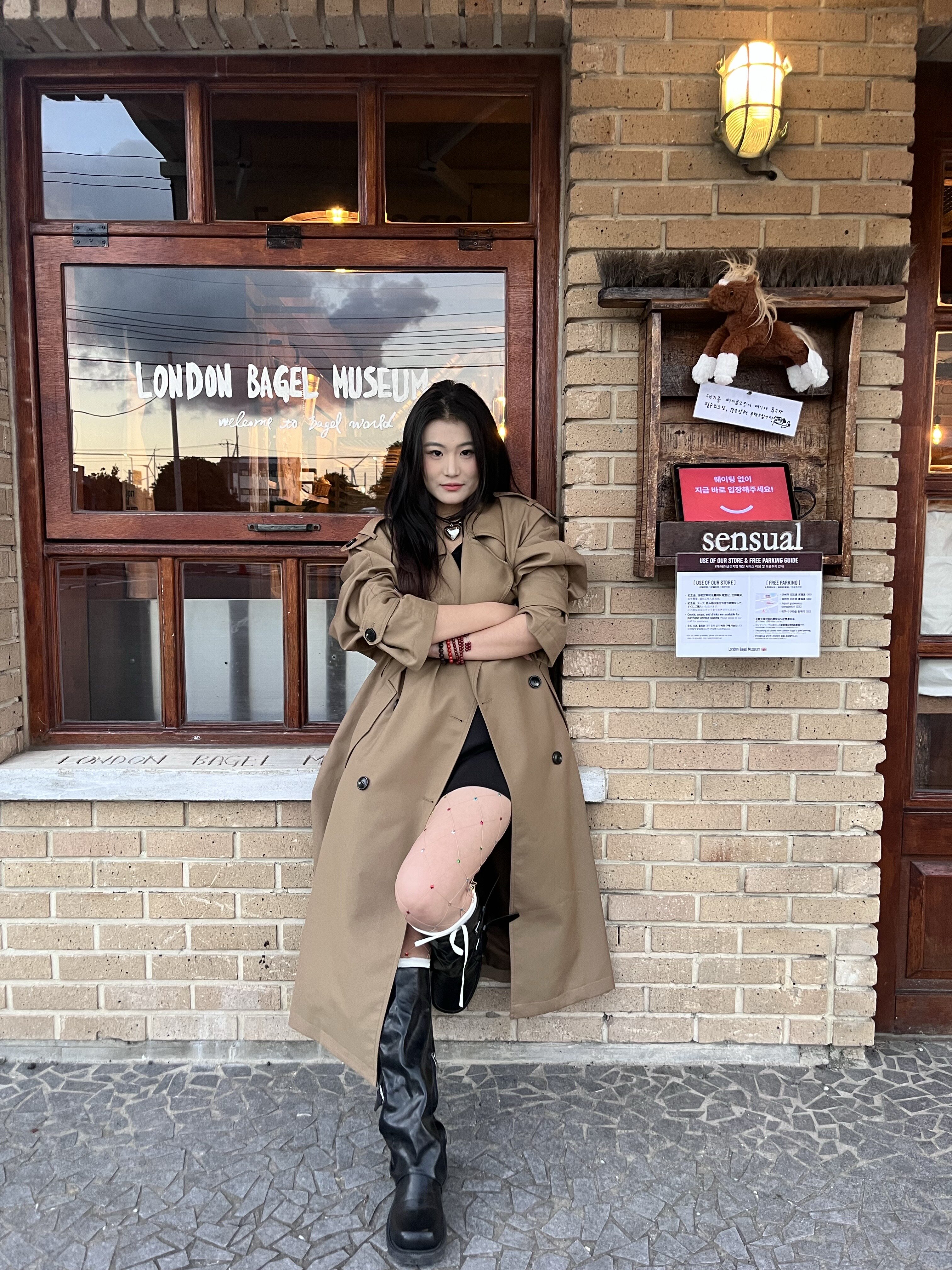 解锁法式优雅密码——周淼ZHOUMIAO"巴黎旧梦"风衣穿搭图鉴