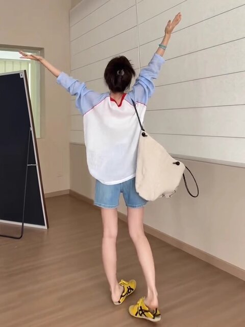 Korean cat print ice silk sunscreen blouse for women summer thin outer air-conditioning shirt long-sleeved T-shirt raglan sleeve top