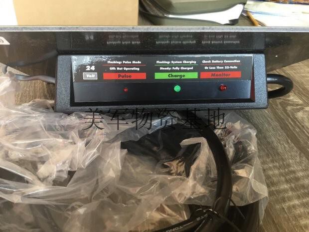 Зарядное устройство 美军pulstech太阳能充电器蓄电池充电器美军汽车 24v电池维护系统