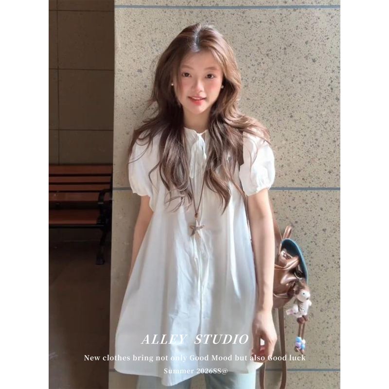 White Short-Sleeved Shirt for Women, Summer 2026, Super Popular, Age-Reducing Babydoll Shirt, Very Pretty, Korean Style, Gentle and Slimming Top