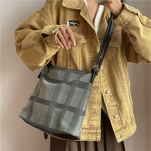 Вместительная и большая сумка через плечо, шоппер, сумка на одно плечо, коллекция 2023