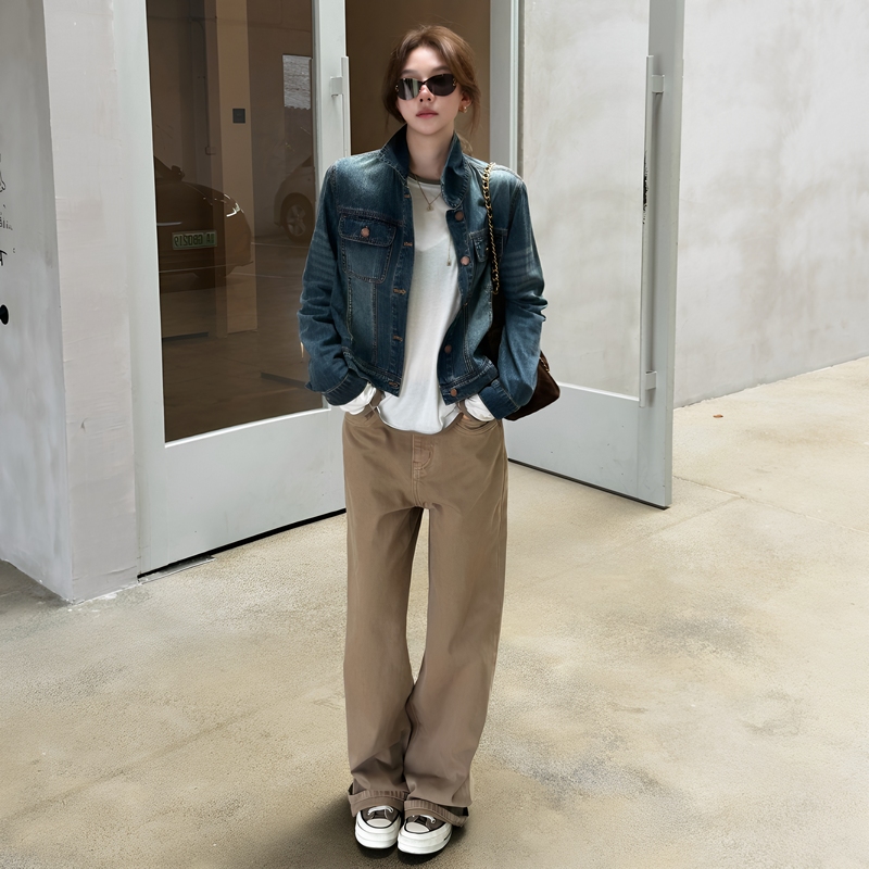 Fuyue Goes Out in a Comfortable Denim Jacket, a Soft and Stylish Quality Denim Outerwear Fuyue Goes Out in a Comfortable Denim Jacket, a Soft and Stylish Quality Denim Outerwear