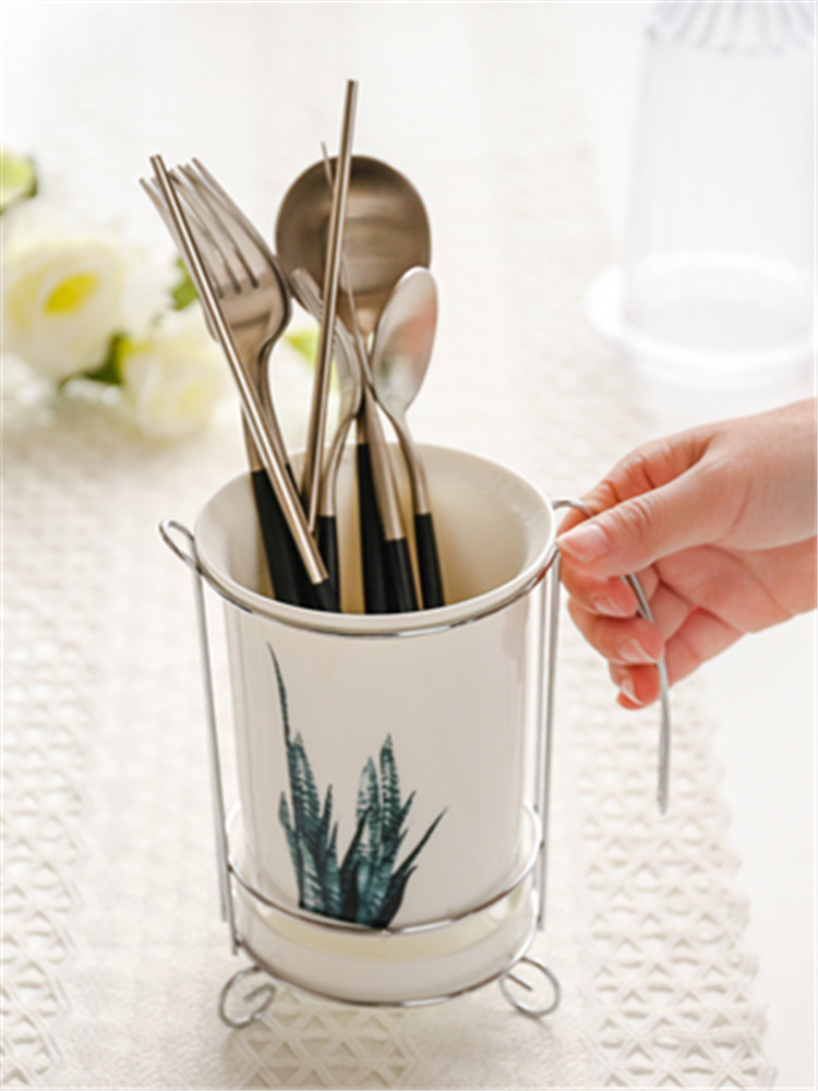 With a lid Nordic plant ceramic tube informs the waterlogging under caused by excessive rainfall basket chopsticks barrels chopsticks cage receive a shelf