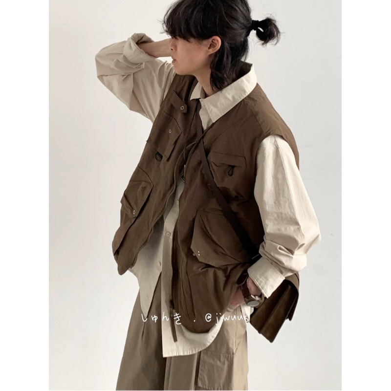 Japanese Retro Loose-Fitting Workwear Functional Tactical Vest for Men, Summer Multi-Pocket Amekaji Camping Outerwear Vest Japanese Retro Loose-Fitting Workwear Functional Tactical Vest for Men, Summer Multi-Pocket Amekaji Camping Outerwear Vest