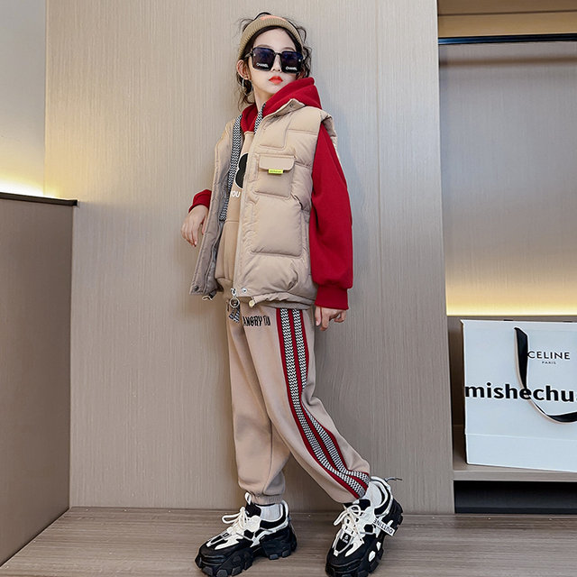 Girls' sweater three-piece suit 2022 autumn and winter new style girl's foreign style net red children's vest plus velvet thick suit