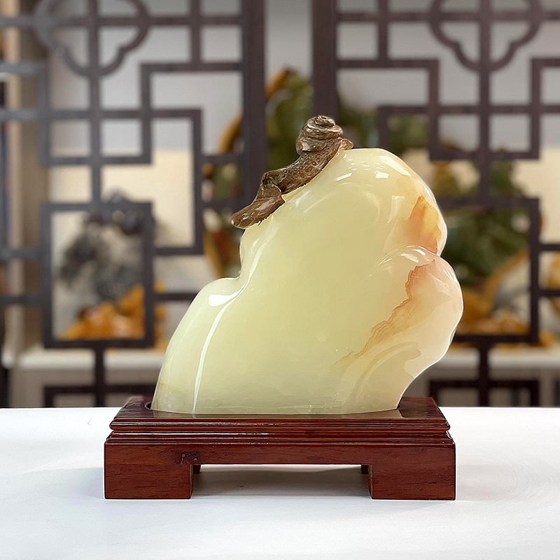 Natural jade fittings Taishan dare to be Fengshui to watch the curiosity stone living room office leaning to mountain stone