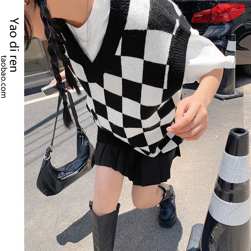 Black and White Plaid Knitted Vest for Women, Early Autumn New Fashion, Trendy Loose Versatile Sweater Vest Jacket Top