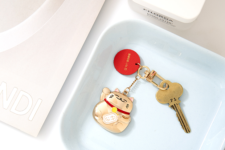 2020 Creative cartoon car alloy keychain key chain female cute couple bag small pendant ins net red