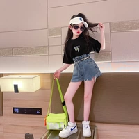 Комплект, черный ремень, синие шорты