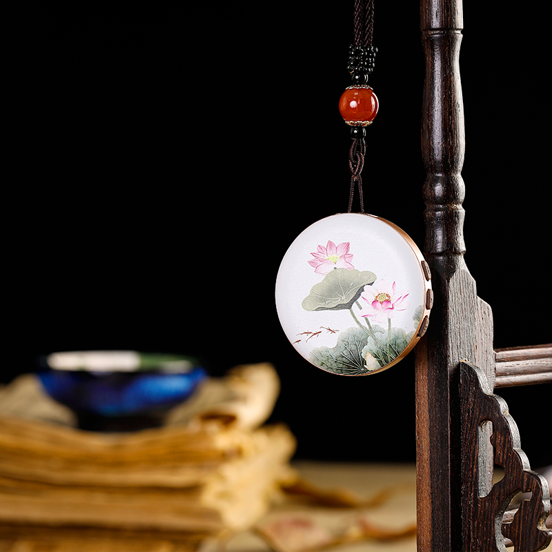 Mini speaker 2020 new micro-card-card charging lotus player Home audio machine plugging machine pendant