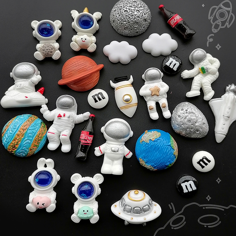 Spaceman water cup refrigerator sticker wall decoration 3d three-dimensional spaceman handmade diy cream glue mobile phone protective shell accessories