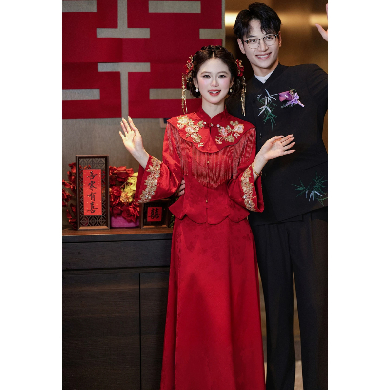 New Chinese-Style Engagement Dress for Women, High-End Light Luxury Red Toast Dress, Bride's Cloud-Shoulder Modified Cheongsam, Autumn and Winter Homecoming Dress New Chinese-Style Engagement Dress for Women, High-End Light Luxury Red Toast Dress, Bride's Cloud-Shoulder Modified Cheongsam, Autumn and Winter Homecoming Dress