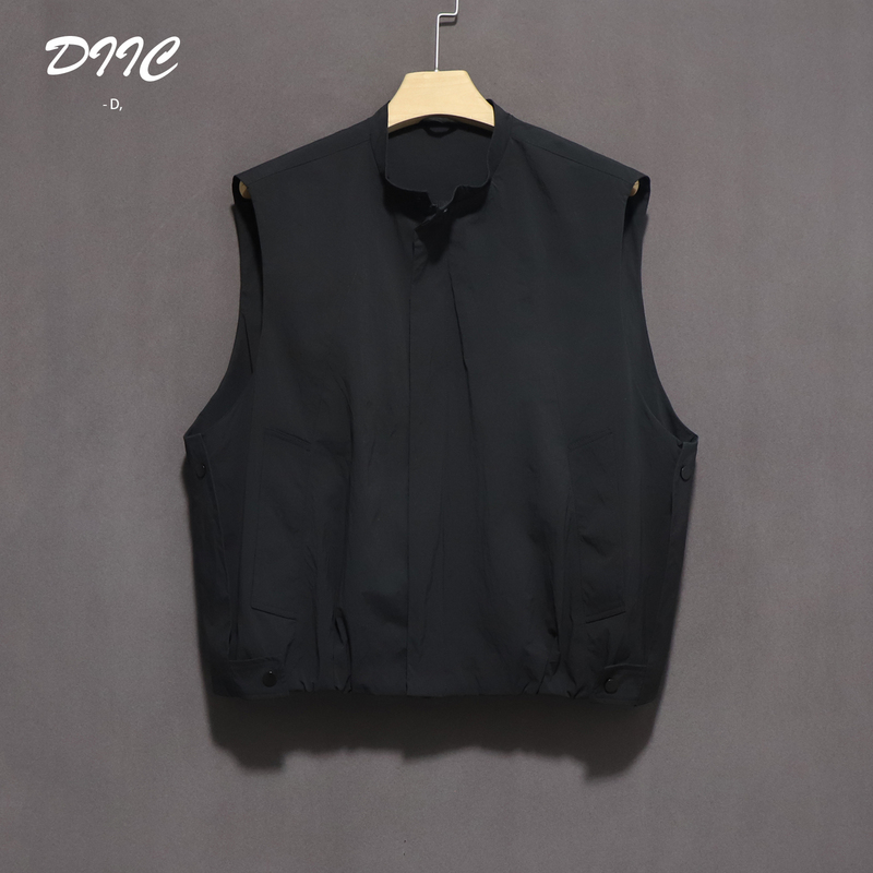 2026 Spring/Summer New Short Vest Item with Superlative Texture, Loose Fit, Slimming Effect, Cool and Stylish Sleeveless Jacket 2026 Spring/Summer New Short Vest Item with Superlative Texture, Loose Fit, Slimming Effect, Cool and Stylish Sleeveless Jacket