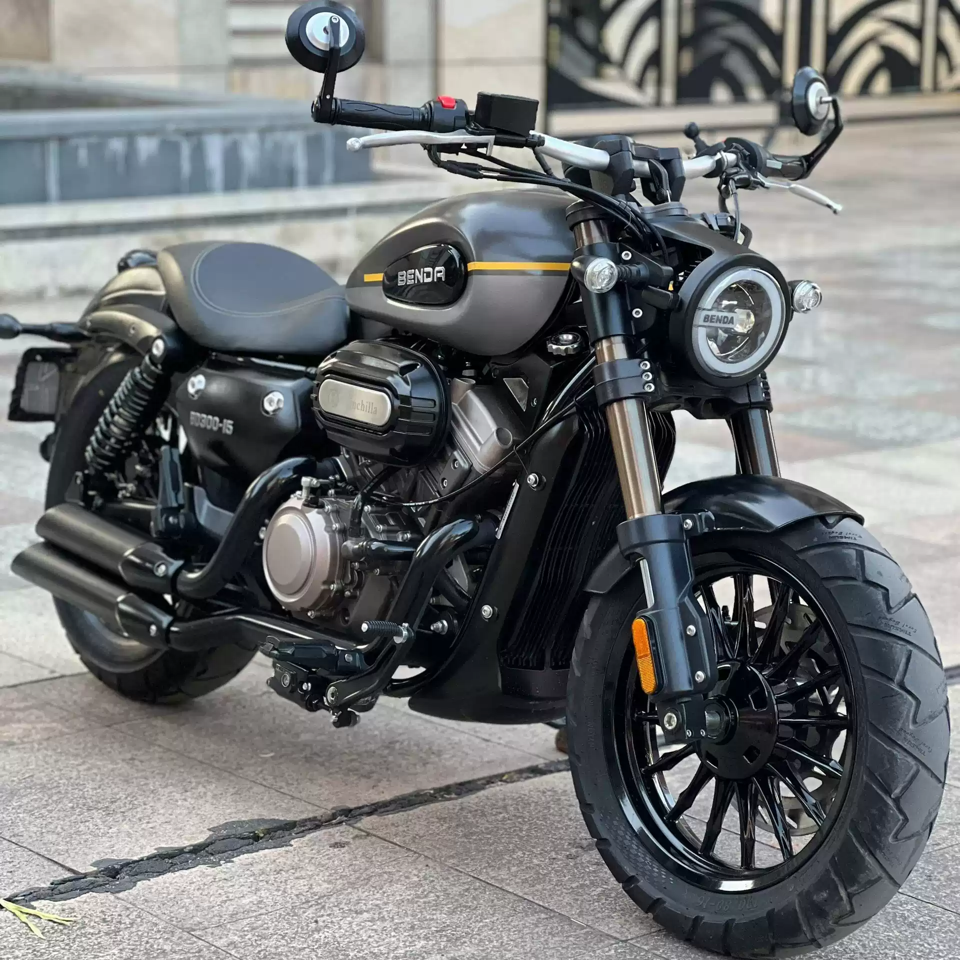 奔達金吉拉300V型雙缸水冷哈雷機車灰石250c復古巡航