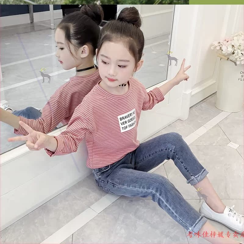 Girlt t-shirt dài tay đáy-up mùa xuân và phiên bản Hàn Quốc trẻ em mùa thu mỏng của các hợp thời trang loose-fitting vòng cổ mùa hè ngắn tay hàng đầu.