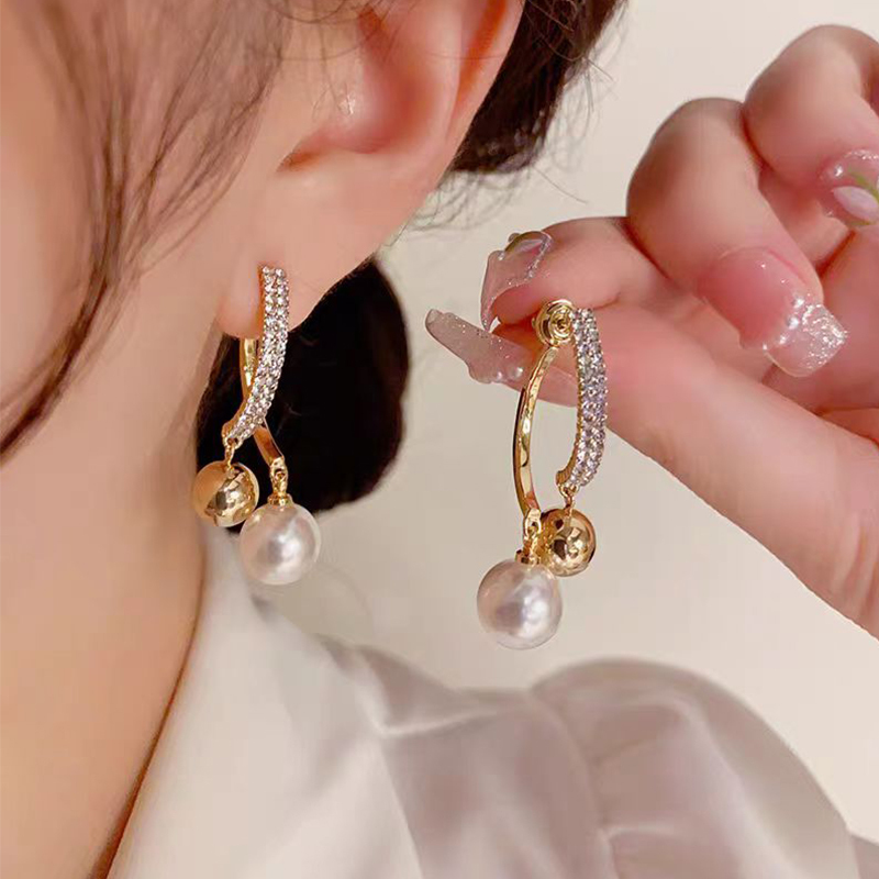 Korean-Style Elegant and Exquisite Zircon Pearl Earrings with Front and Back Wear Design, S925 Silver Needle, Niche Design, Dongdaemun Light Luxury Earrings Korean-Style Elegant and Exquisite Zircon Pearl Earrings with Front and Back Wear Design, S925 Silver Needle, Niche Design, Dongdaemun Light Luxury Earrings