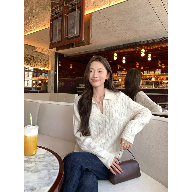 Pusumede Simple and Elegant Wool Polo Collar Cable Knit Sweater for Women, Loose V-Neck Pullover Knit Top