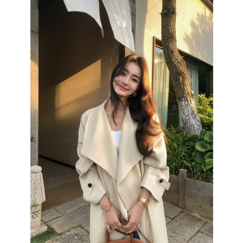Pusumede Manchester City Old Story Khaki Mid-Length Trench Coat for Women, High-End Silhouette and Elegant Coat Pusumede Manchester City Old Story Khaki Mid-Length Trench Coat for Women, High-End Silhouette and Elegant Coat