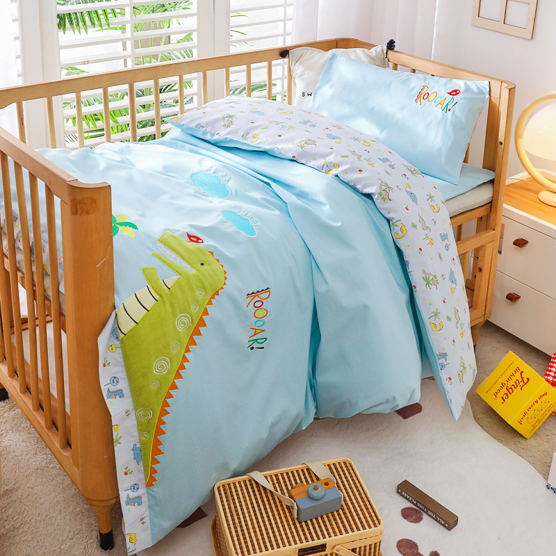 A Class A pure cotton kindergarten quilt three pieces of cotton bedding six or seven pieces of baby nap to garden children's beds