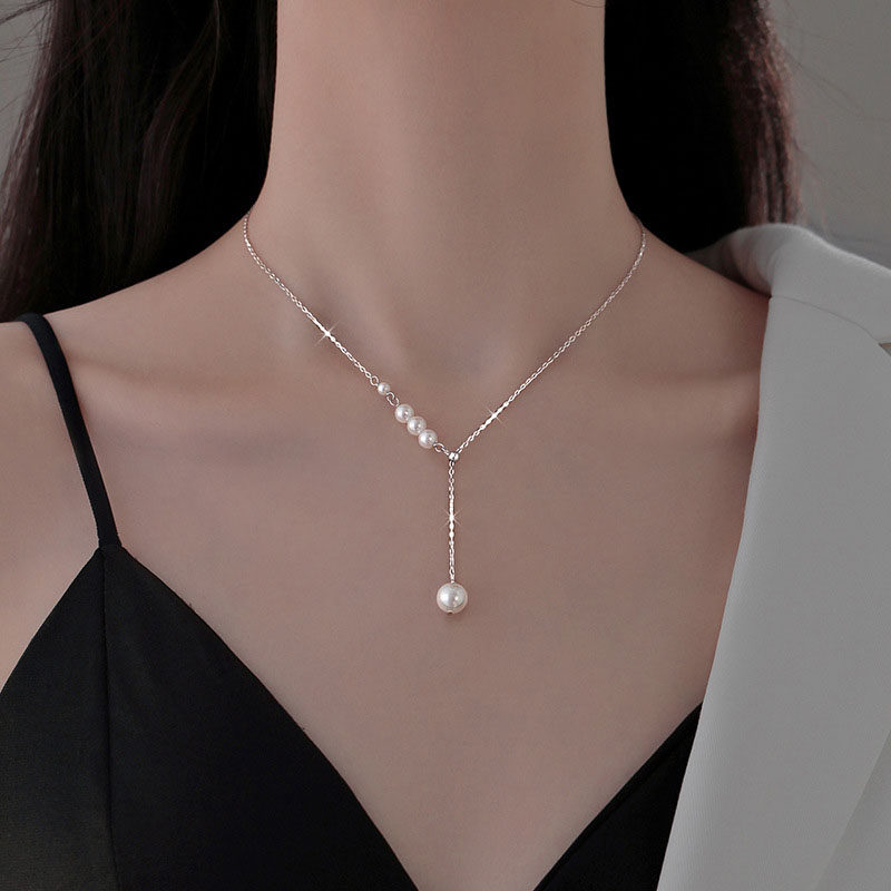 The pure silver pearl necklace is delicate and small in 2022 new ladies lavish high - level design chain summer