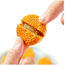 Da Meng Dou Cantonese-style fruit mooncakes with bean paste filling egg yolk and lotus paste small mooncakes Mid-Autumn pastry snacks in bulk multi-flavored