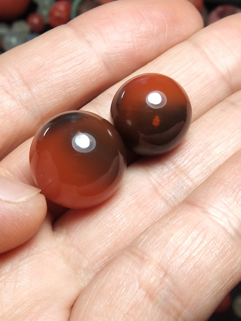 Small Su Su Chuan Stock South Red Manate Tomatoes Red Ice Floating Old Type Beads Hand Alchemy String Pendant Lock Bone Pearl Sky Eye Clips