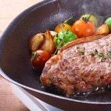 Япония Liu Zongli Импортированный чугунный горшок без покрытия с одной железной жареной скором NITROST 25 см с крышкой 平 底 底 底 底 底 底 底