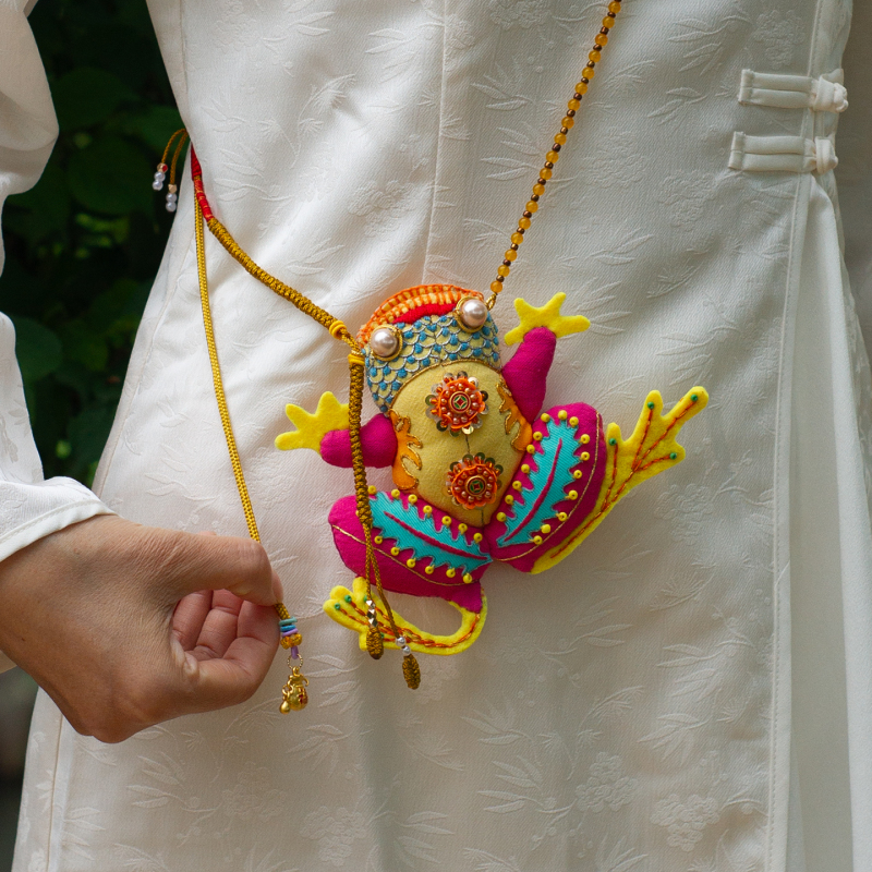 Gong Yushan Original Handmade Material Package DIY Embroider Sachet Purse Pendant Classy Gift Fabric Flower Frog Fairy Gong Yushan Original Handmade Material Package DIY Embroider Sachet Purse Pendant Classy Gift Fabric Flower Frog Fairy