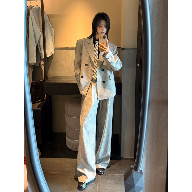 Bflc'British Elegance' Unisex Striped Double-Breasted Notch Lapel Suit Set for Men and Women in Old Money Style Bflc'British Elegance' Unisex Striped Double-Breasted Notch Lapel Suit Set for Men and Women in Old Money Style
