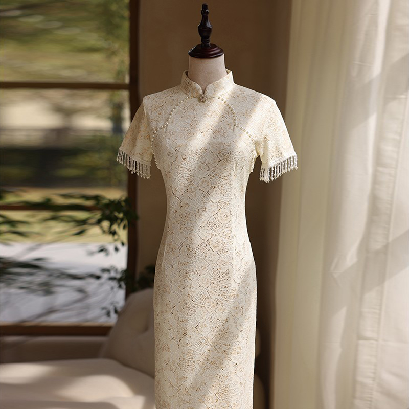 White lightweight cheongsam, wedding dress, evening dress, Chinese style, light style