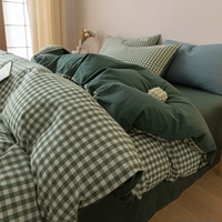 Маленькая зеленая грация+трава зеленая