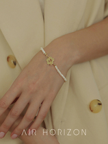 Best friend pearl bracelet Female simple ins high-grade temperament accessories Light luxury niche design exquisite ot buckle jewelry