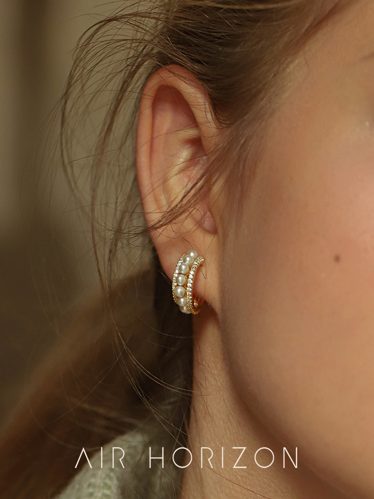 Premium Pearl Circle Earring Female Retro Harbor Female Harbour Windows Clean Design Sense Sense Atmospheric Earring