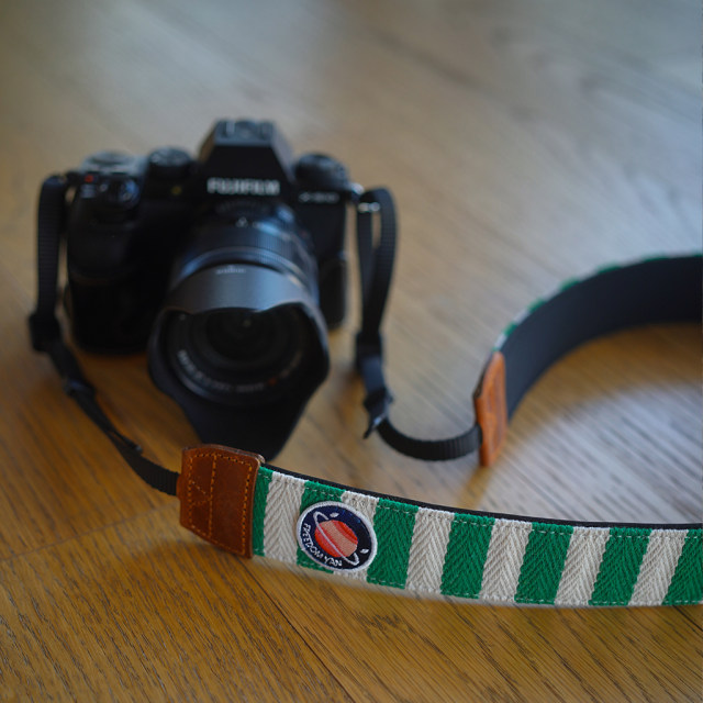 FreedomYan swallow camera with green and white stripes embroidery decompression couple camera strap ສາຍບ່າ SLR