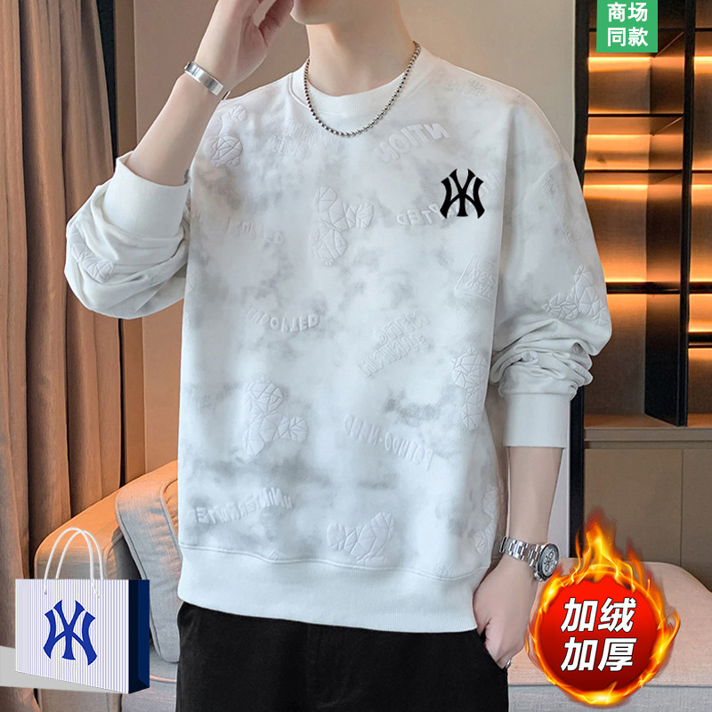 เสื้อสเวตเตอร์ผู้ชาย สำหรับฤดูใบไม้ร่วงและฤดูหนาว ทรงหลวม รุ่นใหม่ปี 2025 คอกลม แบบสวมหัว แขนยาว ซับในขนฟลีซ มีลายพิมพ์