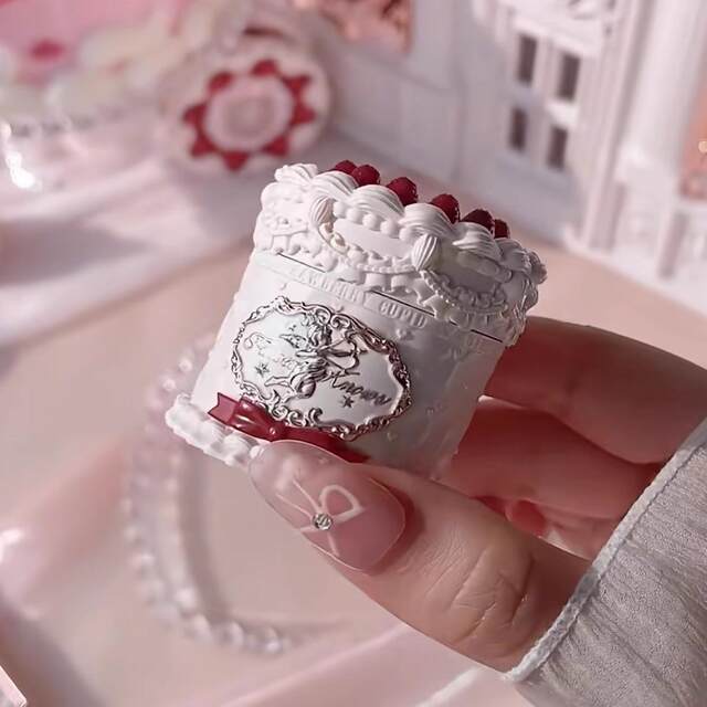 Floral Whisper Strawberry Cupid Cake Lip Cream Velvet Matte Soft Mist Lipstick Delicate Smooth Lightweight Matte Finish