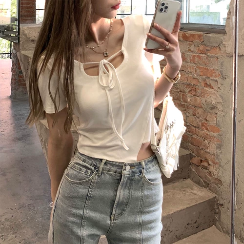 Дизайнерская летняя футболка, тренд сезона, короткий рукав, по фигуре