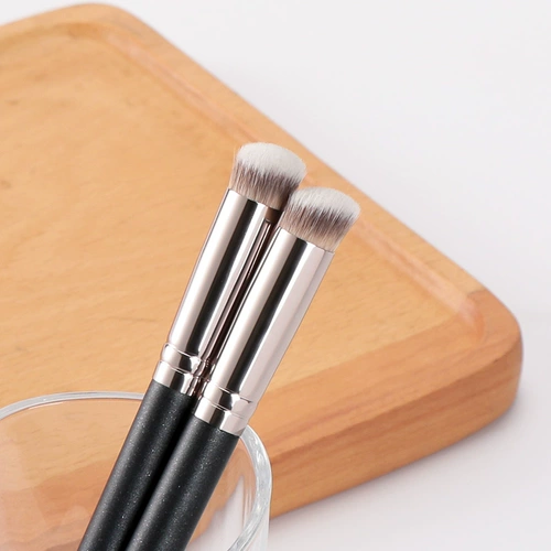 Кисть для консилера, мягкий тональный крем, не оставляет следов, популярно в интернете