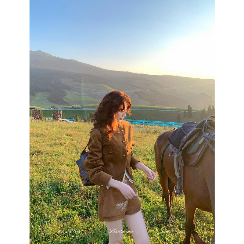 Lifelong Romance [Little Wild Horse] French Retro Caramel Brown Faux Suede Cardigan Jacket for Women, Autumn Stand Collar Short Jacket