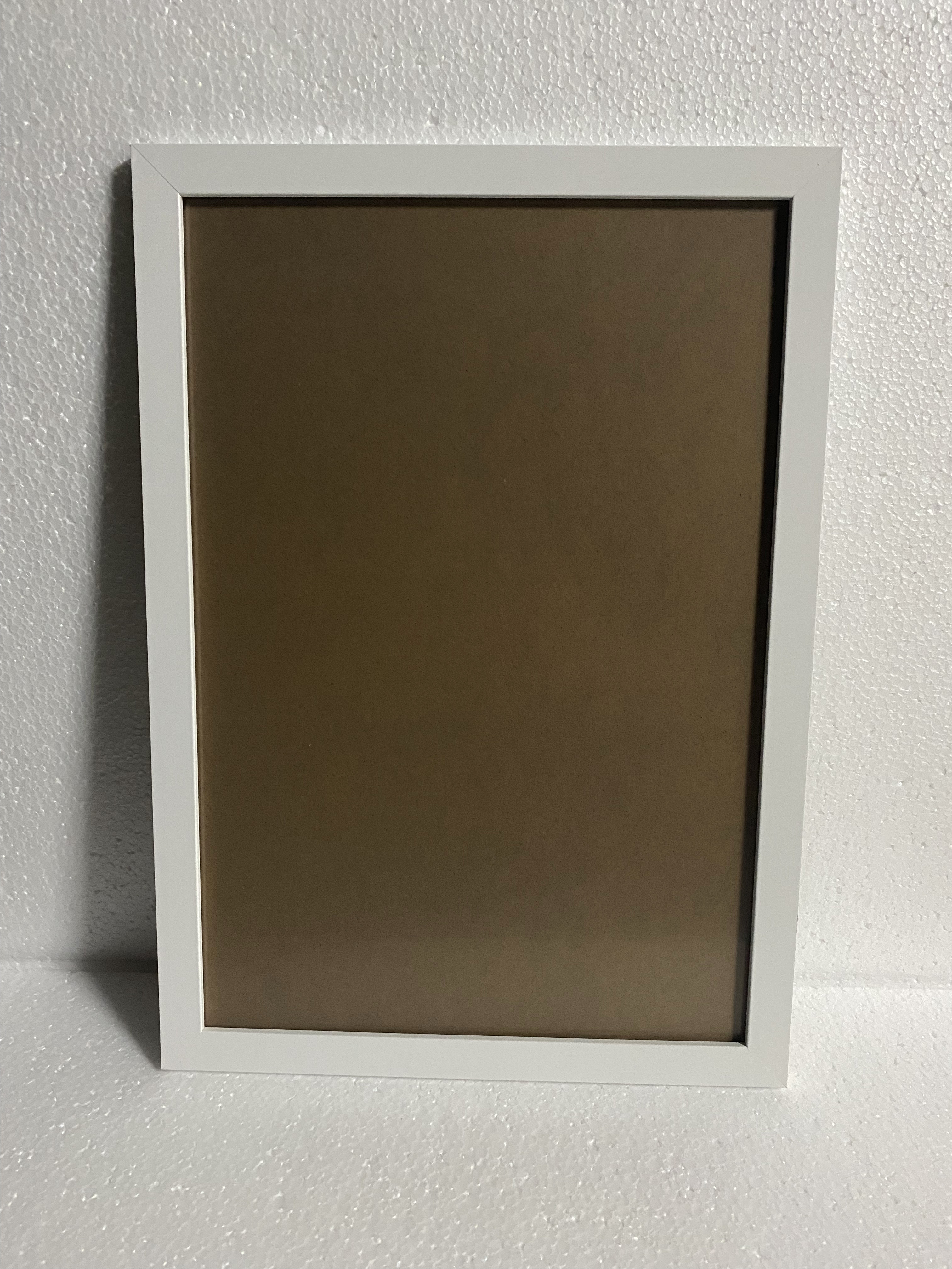 White mini puzzle giveaway frame