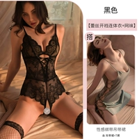 Черный комбинезон с глубоким V-образным вырезом (включая носки) + ночная рубашка на бретелях