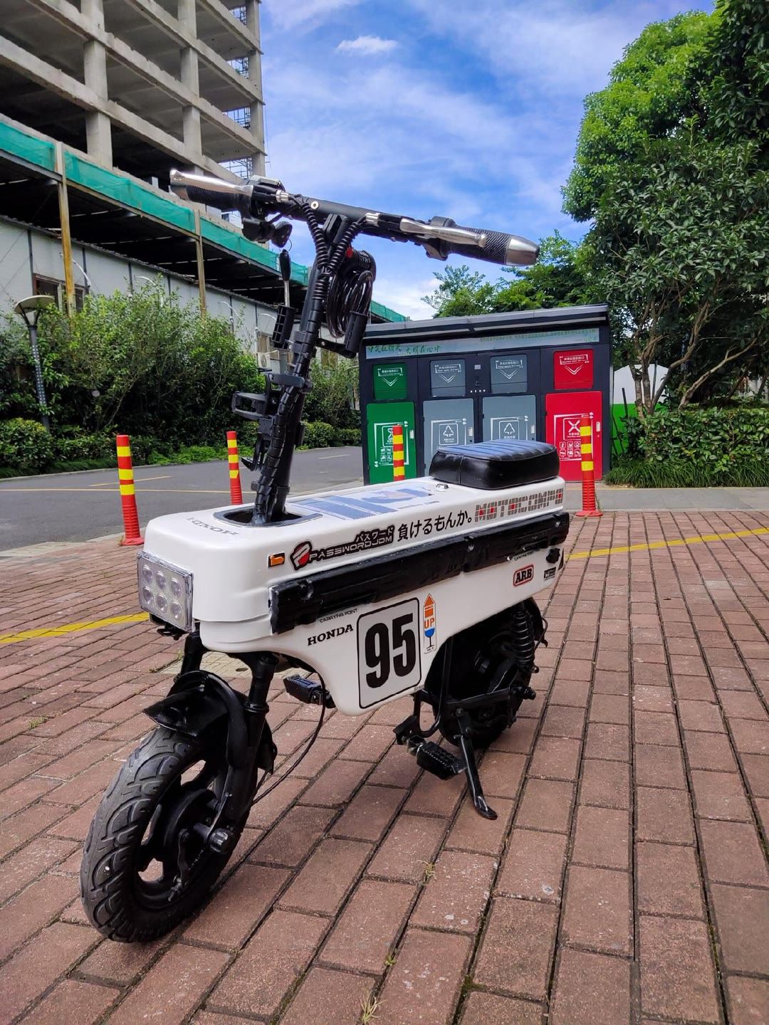 Imported Honda small bench mini monkey 125 original pedal street car spring breeze baboon 150 small Tyrannosaurus motorcycle