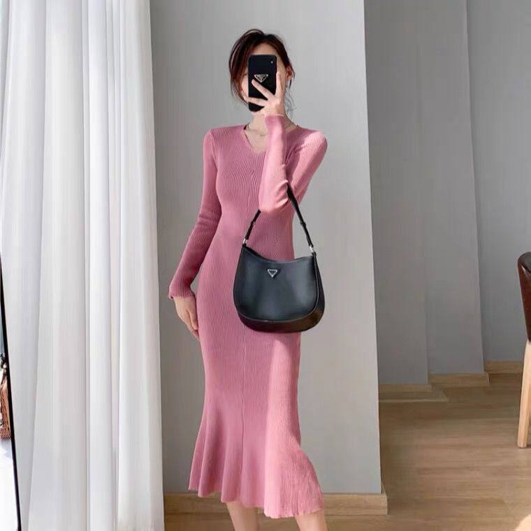 French retro long knee sweater skirt senior feeling royal elder sister light familiar wind slim fishtail knit dress autumn and winter