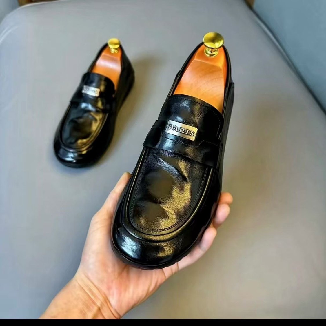 メンズ高級ローファー、新スタイル、牛革製、春秋に最適、ソフトソール、スリッポンデザイン、トレンディなメンズシューズ。