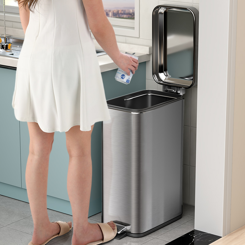 Japan imports MUJIΕStainless steel trash bin household clamp with lid kitchen foot on large anti-odor living room toilet