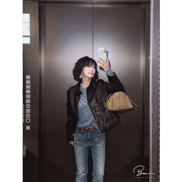 Tong Xiaobai Brooklyn Imported Sheepskin Oil Leather Lapel Short Jacket for Women, Autumn Double Pocket Zipper Short Leather Jacket