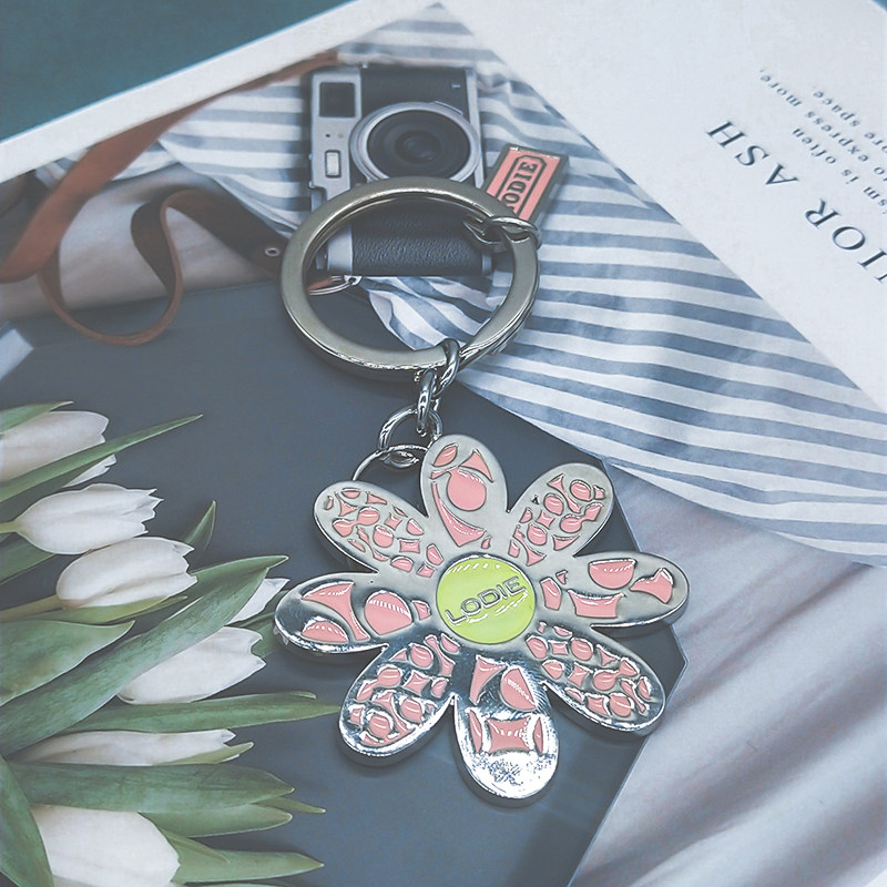 Sun Flower Car Key Closer Hanging Creative Personality Keyclap ring ring ring ring red cute lady bag hanging tide