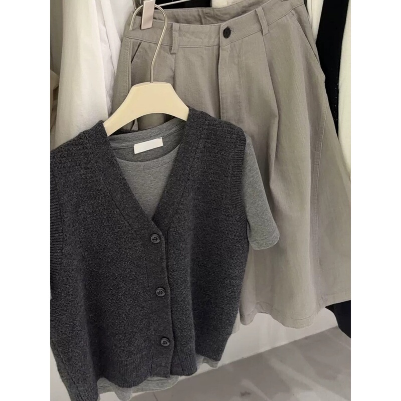 Hangzhou Sijiqing Light Luxury Women's Fashion Dark Gray V-Neck Long Sleeve Knitted Cardigan Winter Simple Short Sweater Coat
